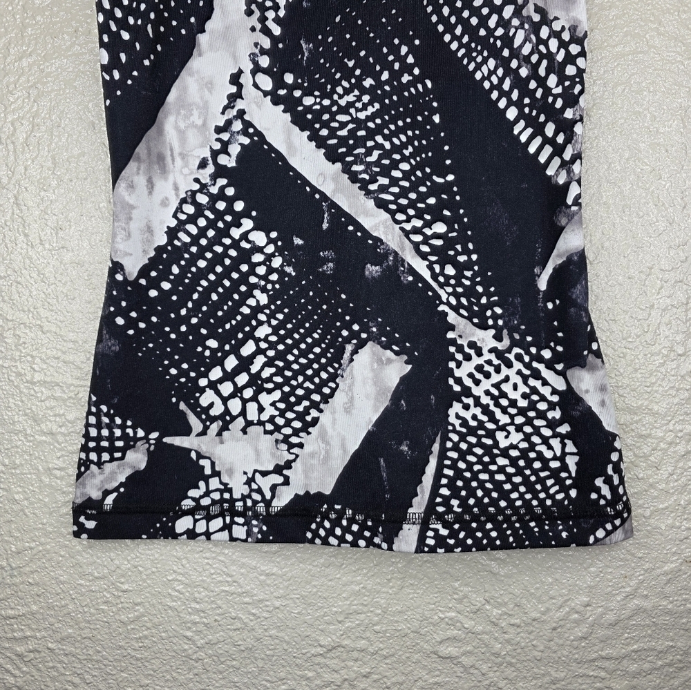 Lululemon Power Y Static Mist Racerback Black Gray White Tank Top Size 4 Long - Picture 3 of 16